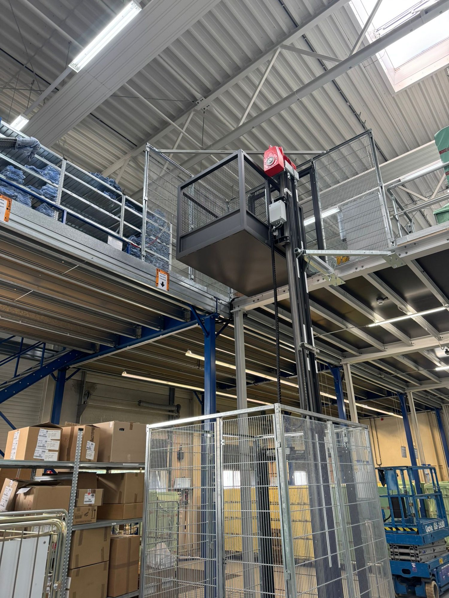 Warenlift Wäscherei mono hbk